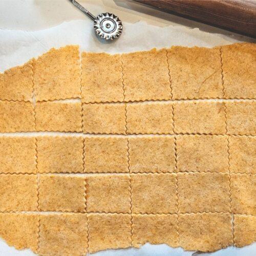 whole wheat sourdough cheese crackers